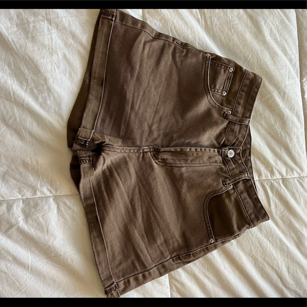 brown shorts